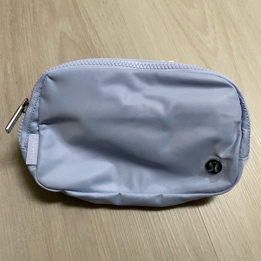 Lululemon Everywhere Belt Bag (Blue Pastel) - NEW